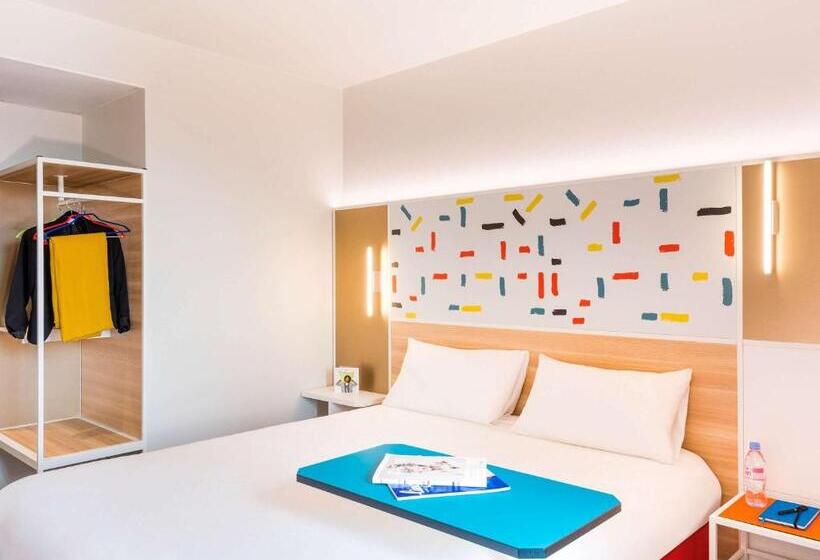 هتل Ibis Styles Guyancourt Versailles