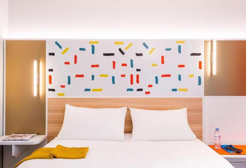 هتل Ibis Styles Guyancourt Versailles