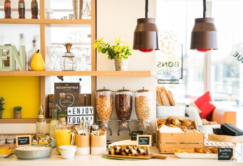 בית מלון כפרי Ibis Styles Guyancourt Versailles