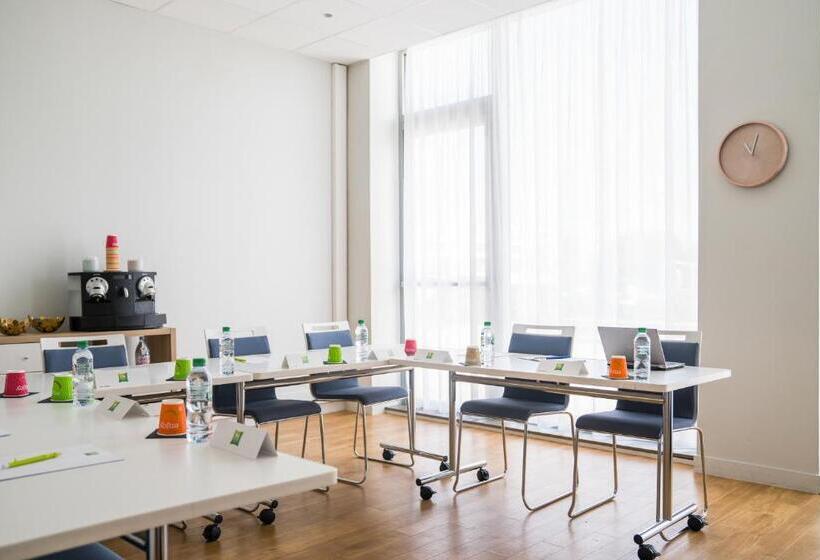 בית מלון כפרי Ibis Styles Guyancourt Versailles