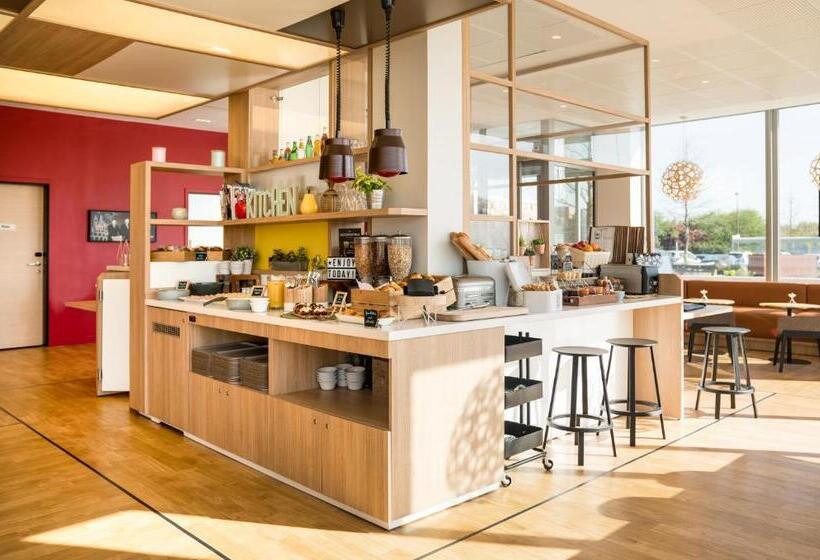 בית מלון כפרי Ibis Styles Guyancourt Versailles