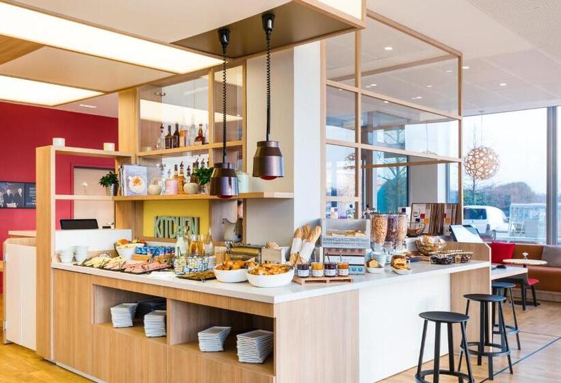 בית מלון כפרי Ibis Styles Guyancourt Versailles