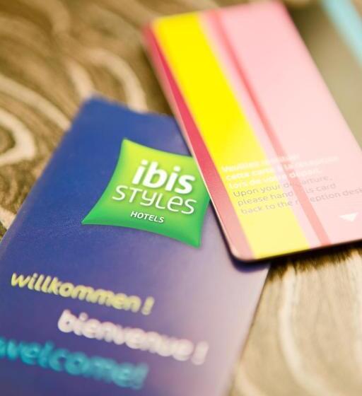 בית מלון כפרי Ibis Styles Guyancourt Versailles