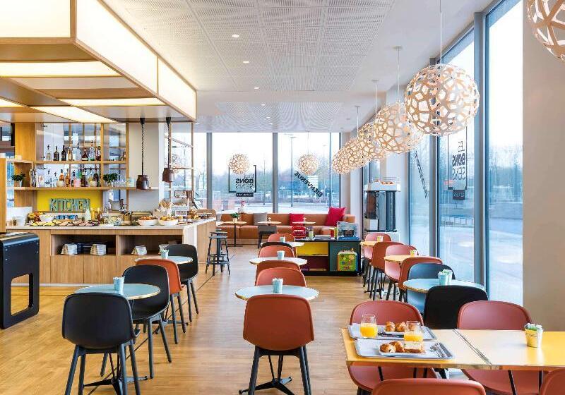 هتل Ibis Styles Guyancourt Versailles