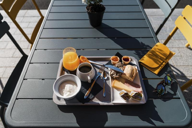 هتل Ibis Styles Guyancourt Versailles