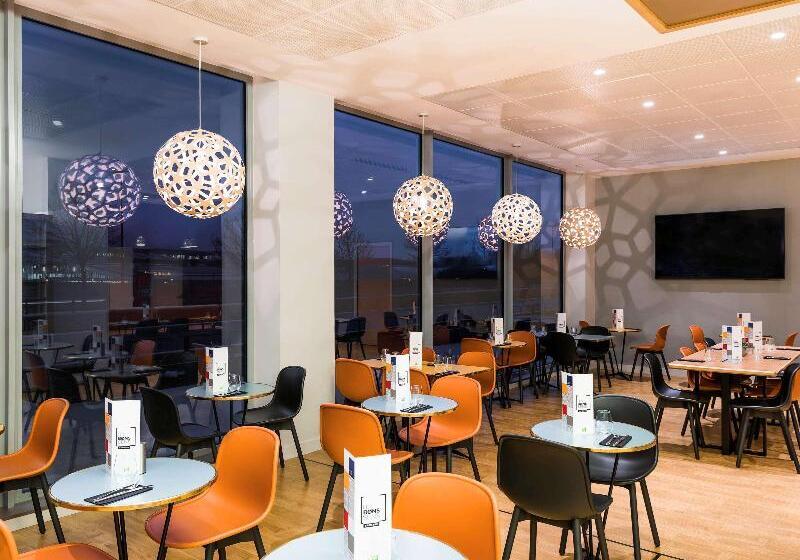 בית מלון כפרי Ibis Styles Guyancourt Versailles