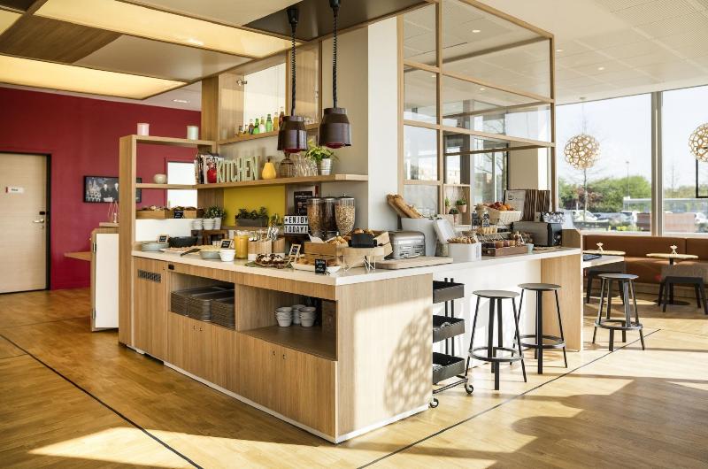 בית מלון כפרי Ibis Styles Guyancourt Versailles