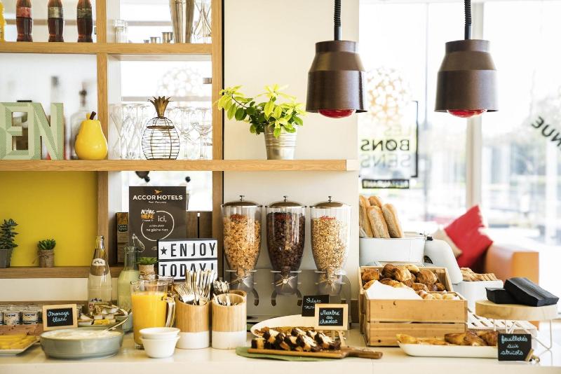 בית מלון כפרי Ibis Styles Guyancourt Versailles