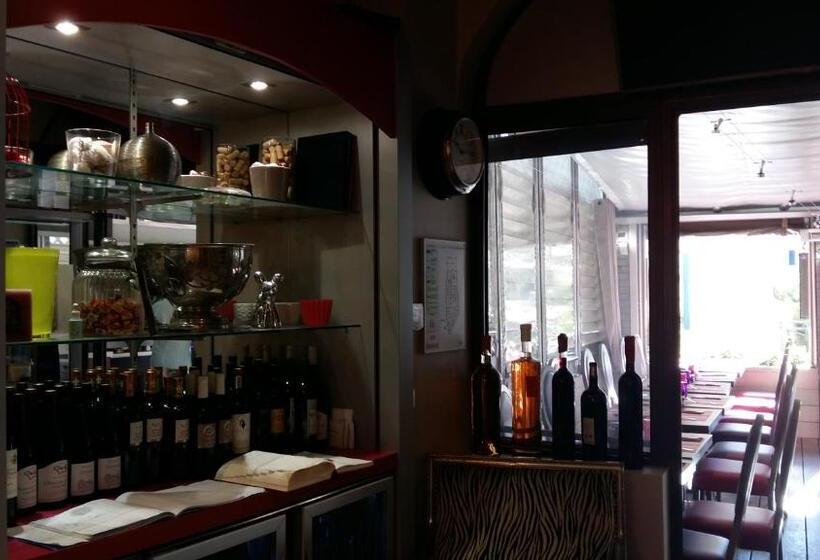 Отель L Arche De Porquerolles