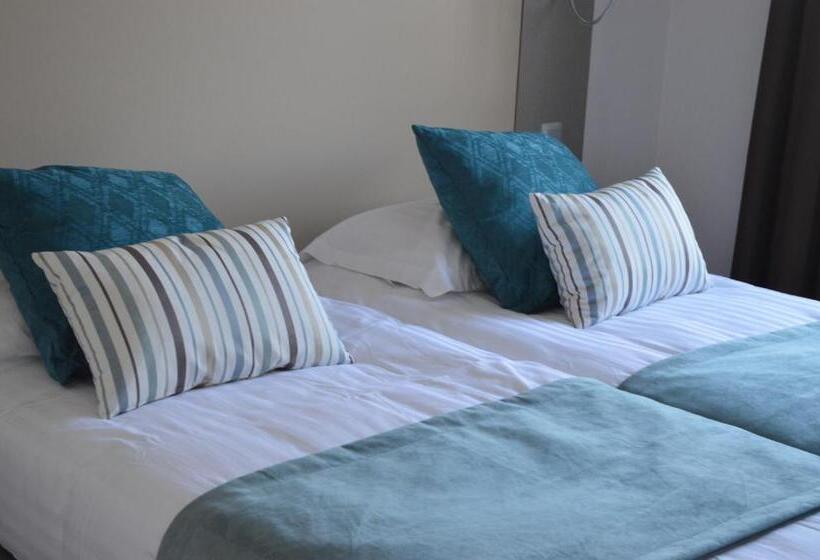 Logis Hotel Du Parc Restaurant Le Rouget De Lisle