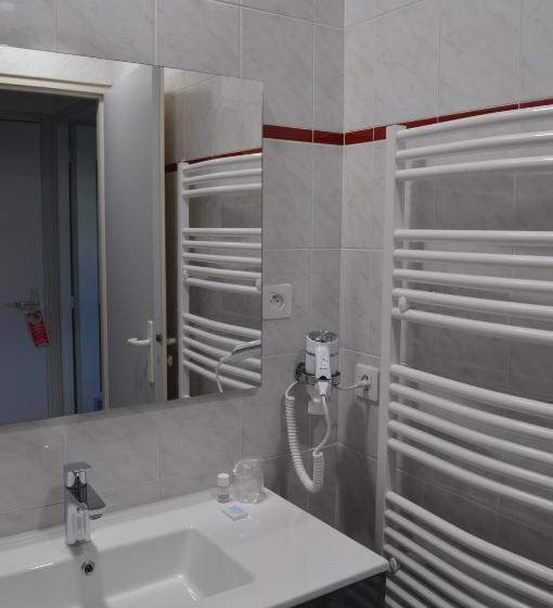 Logis Hotel Du Parc Restaurant Le Rouget De Lisle