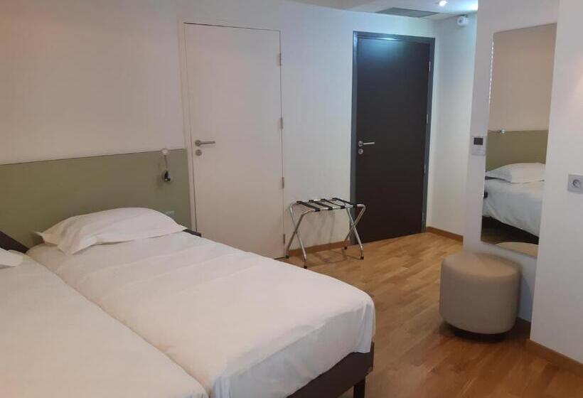 Logis Hotel Du Parc Restaurant Le Rouget De Lisle