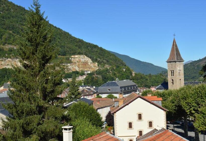 ホテル Restaurant Le Bellevue