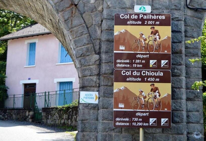 ホテル Restaurant Le Bellevue