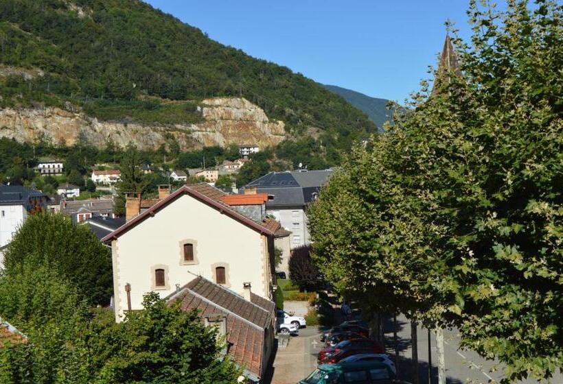 ホテル Restaurant Le Bellevue