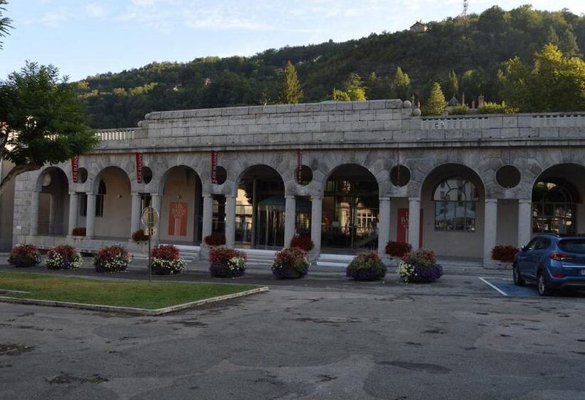 ホテル Restaurant Le Bellevue