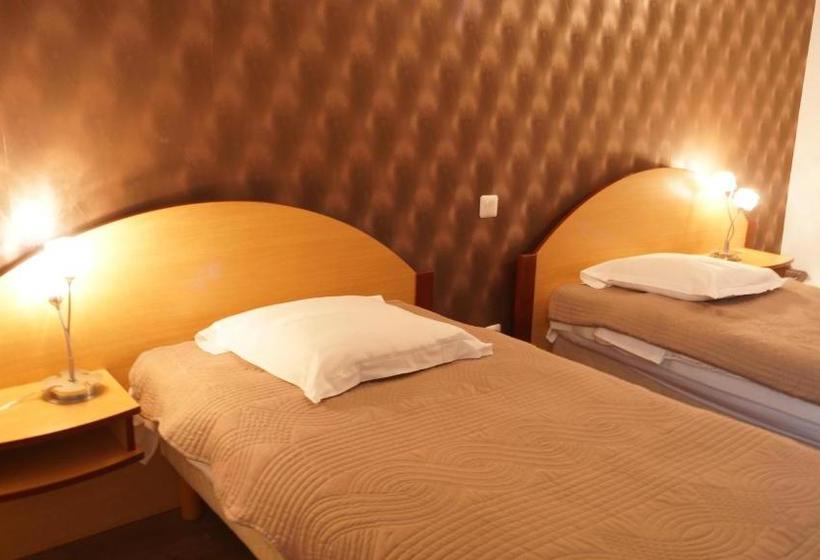 ホテル Restaurant Les Arcades