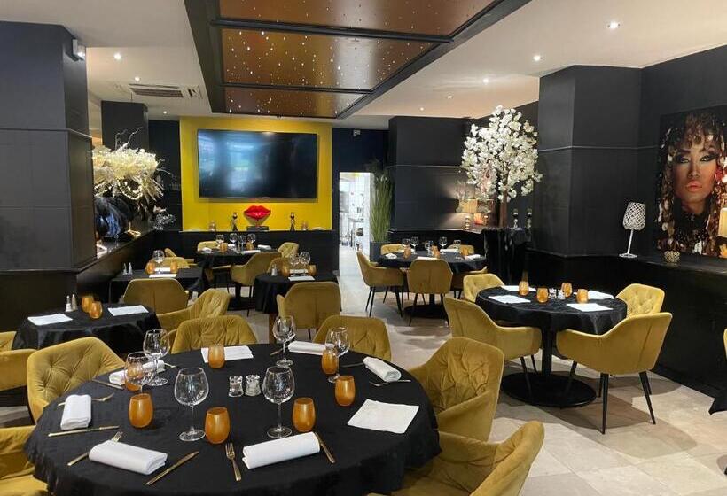 ホテル Restaurant Les Arcades