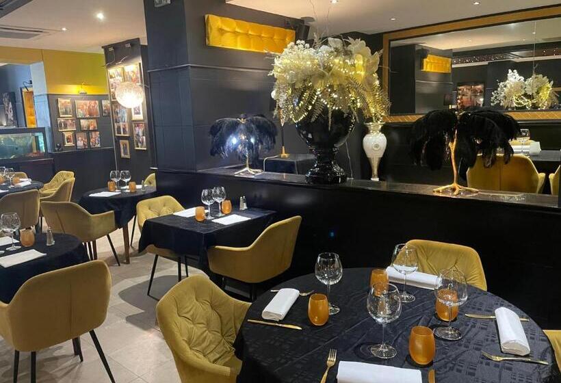 ホテル Restaurant Les Arcades