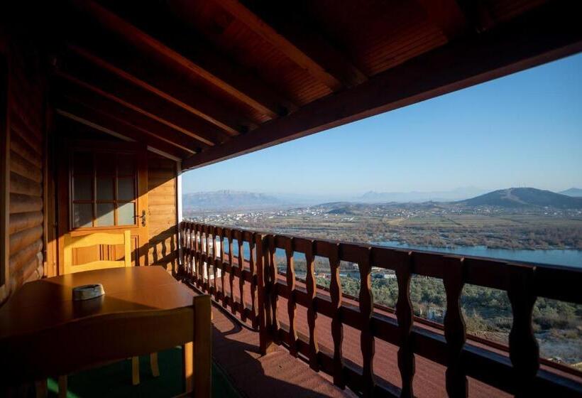 호텔 Shpija E Gjyshit