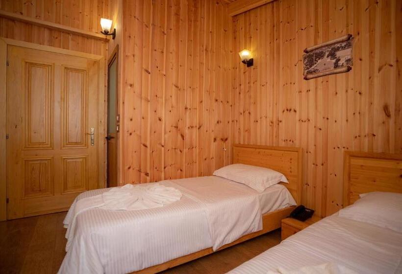 호텔 Shpija E Gjyshit