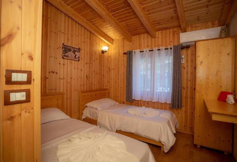 호텔 Shpija E Gjyshit