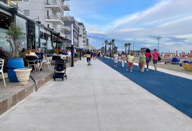 Sunrise Hotel Cameria