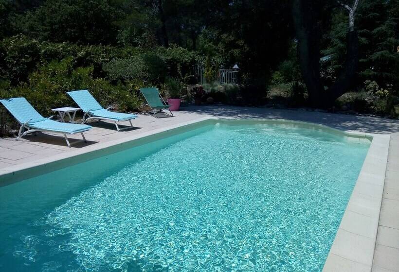 Les Chambres D Adeline   B&b