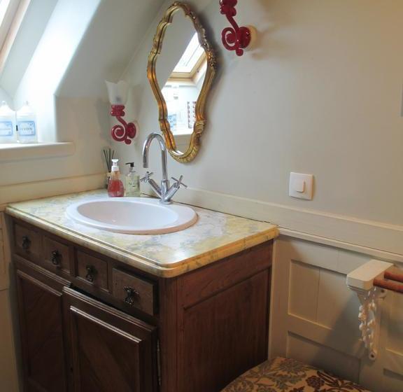 Runduic Farmhouse Bed & Breakfast