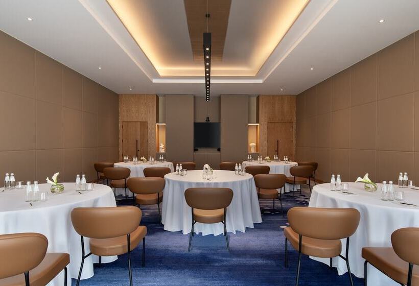 Abesq Doha Hotel And Residences, An Ihg