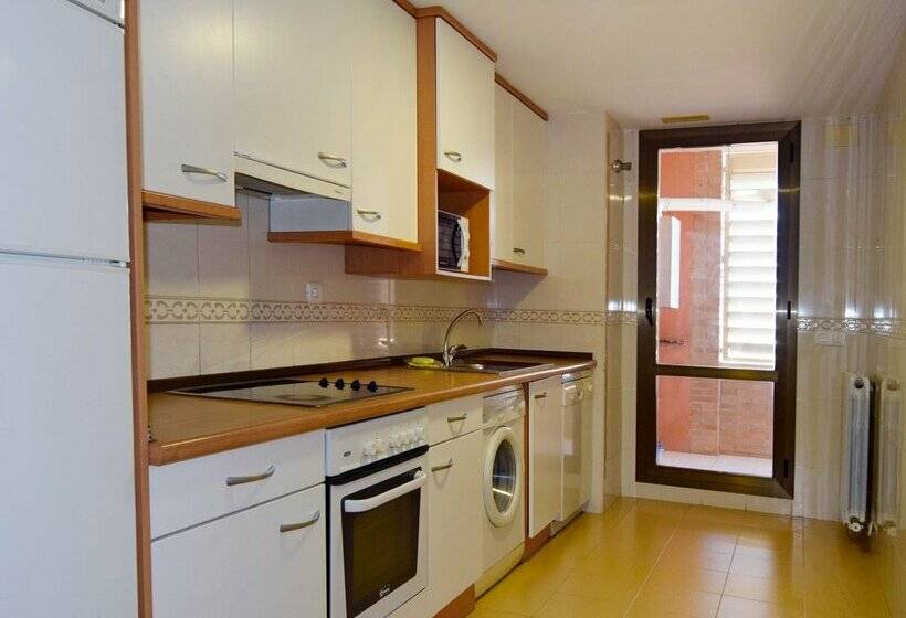 Apartamentos El Pilar 3000