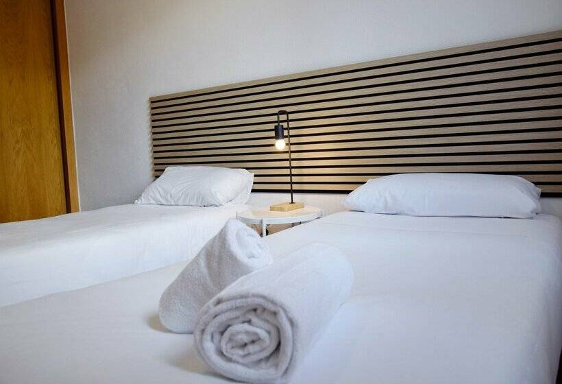 Apartamentos El Pilar 3000