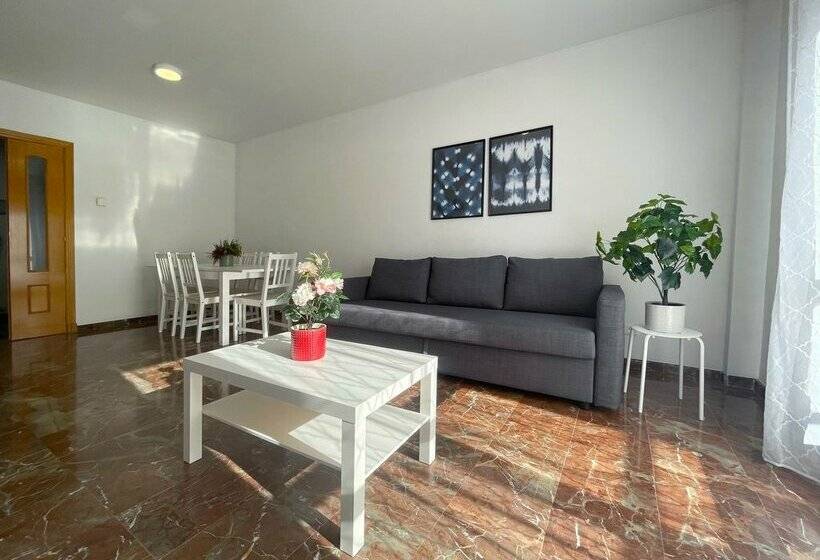 Apartamentos El Pilar 3000