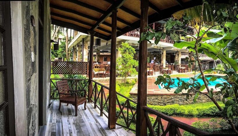 Отель Villa Pinnawala & Restaurant