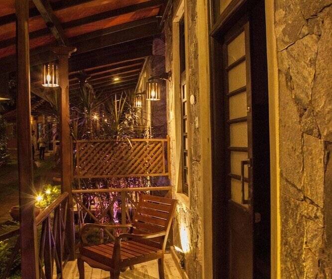 Отель Villa Pinnawala & Restaurant