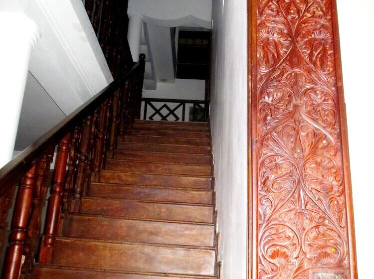 酒店 Villa Pinnawala & Restaurant