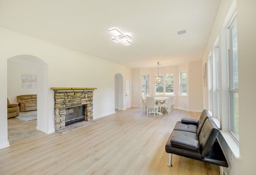 Airy Dayton Vacation Home W/ Deck + Private Yard!