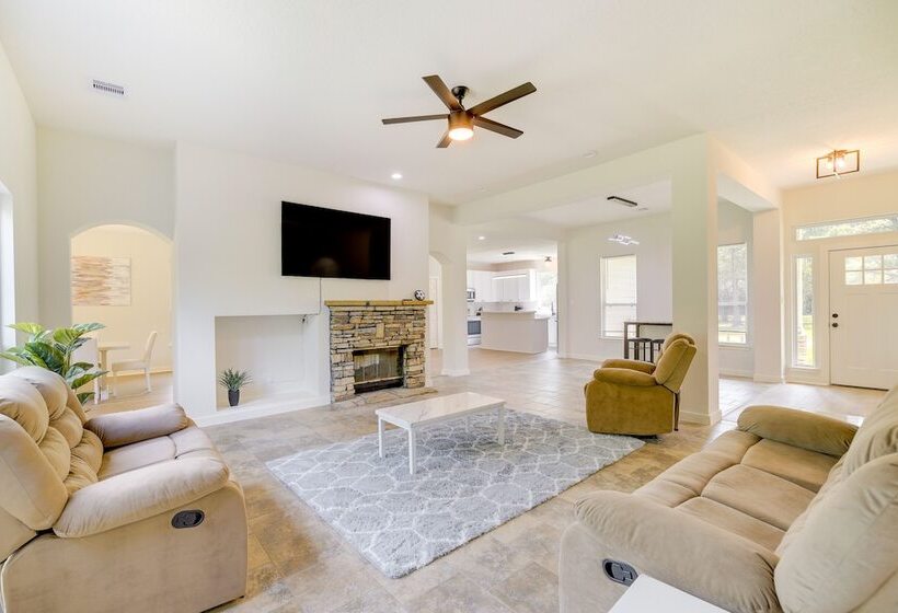 Airy Dayton Vacation Home W/ Deck + Private Yard!