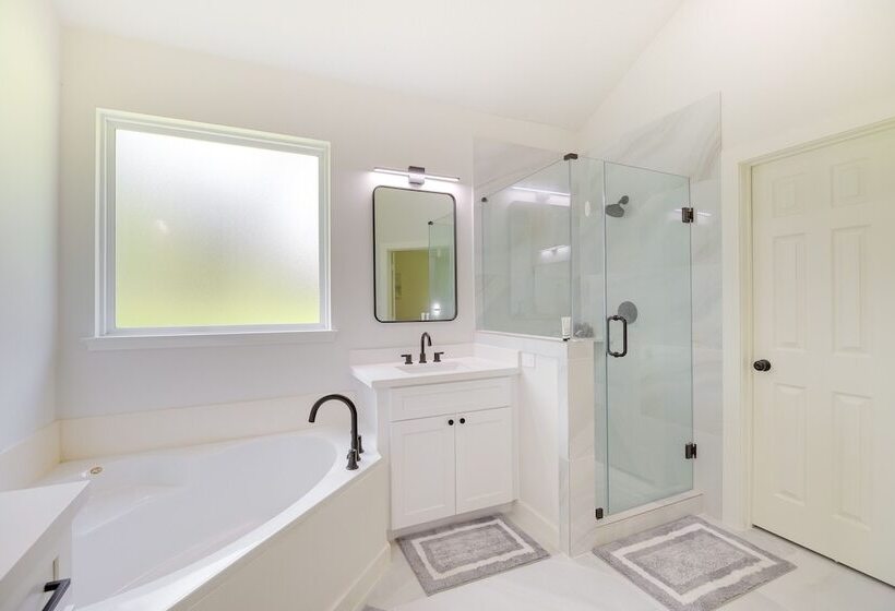 Airy Dayton Vacation Home W/ Deck + Private Yard!