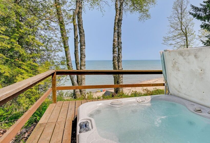 Beachy Palms Cottage On Lake Huron W/ Hot Tub!