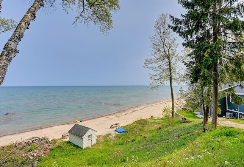 Beachy Palms Cottage On Lake Huron W/ Hot Tub!
