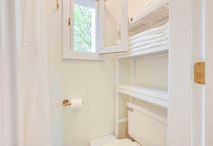 Beachy Palms Cottage On Lake Huron W/ Hot Tub!