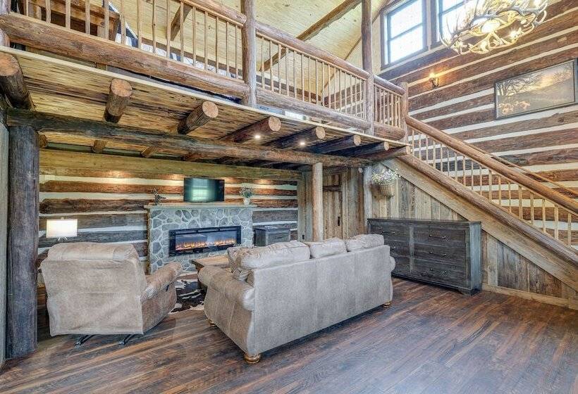 Bedford Cabin W/ Porch, 5 Mi To Historic District!