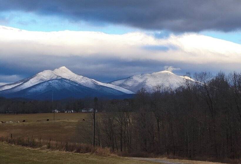 Bedford Cabin W/ Porch, 5 Mi To Historic District!