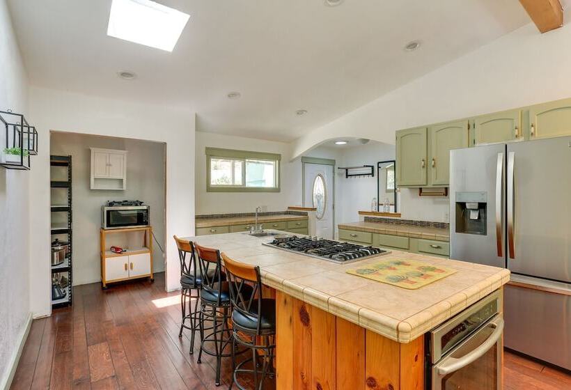 Big Bar Home W/ Hot Tub & Fire Pit!