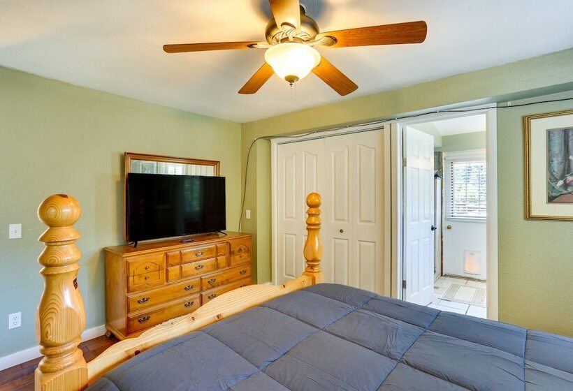 Big Bar Home W/ Hot Tub & Fire Pit!