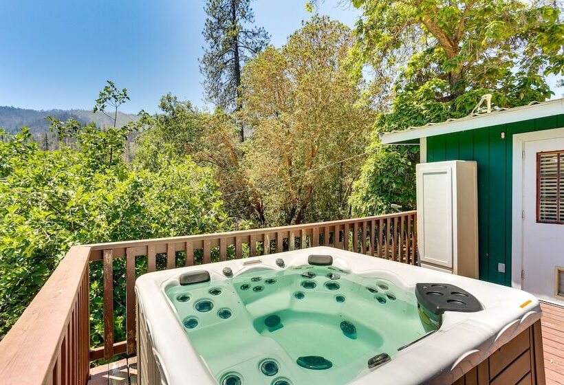 Big Bar Home W/ Hot Tub & Fire Pit!