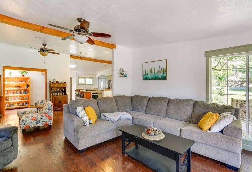 Big Bar Home W/ Hot Tub & Fire Pit!