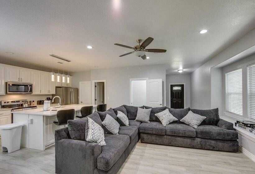 Callender Lake House: Fish, Boat + More!