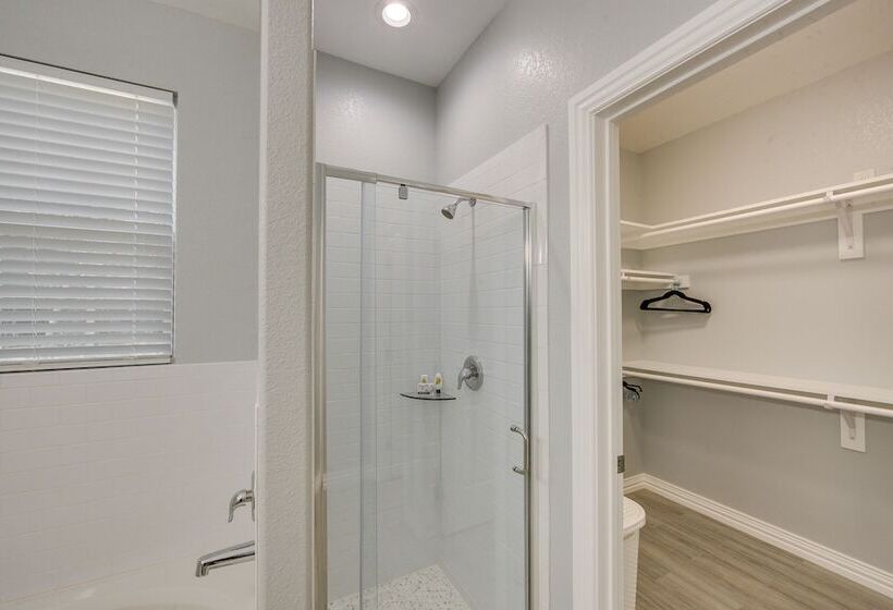 Callender Lake House: Fish, Boat + More!